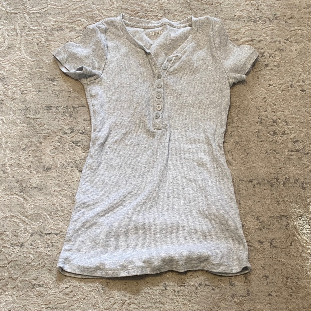 Hollister Light Gray Ribbed Henley short sleeve